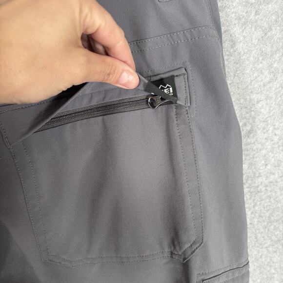REI Sahara Pants Size 8P Convertible Roll Up Stretch Cargo Hiking Trail Climb‎ - Picture 10 of 16